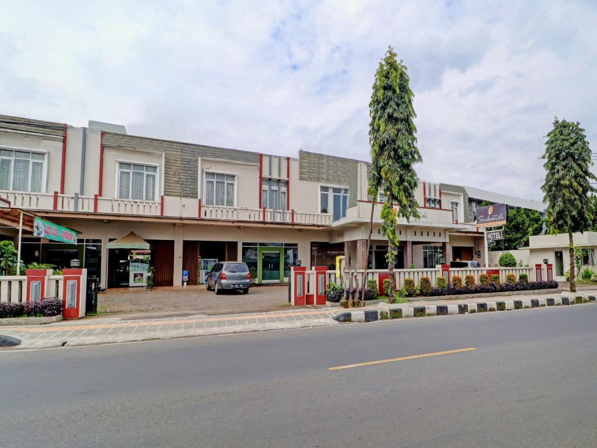 Oyo 90347 Hotel Srikandi Syariah Tasikmalaya Buitenkant foto