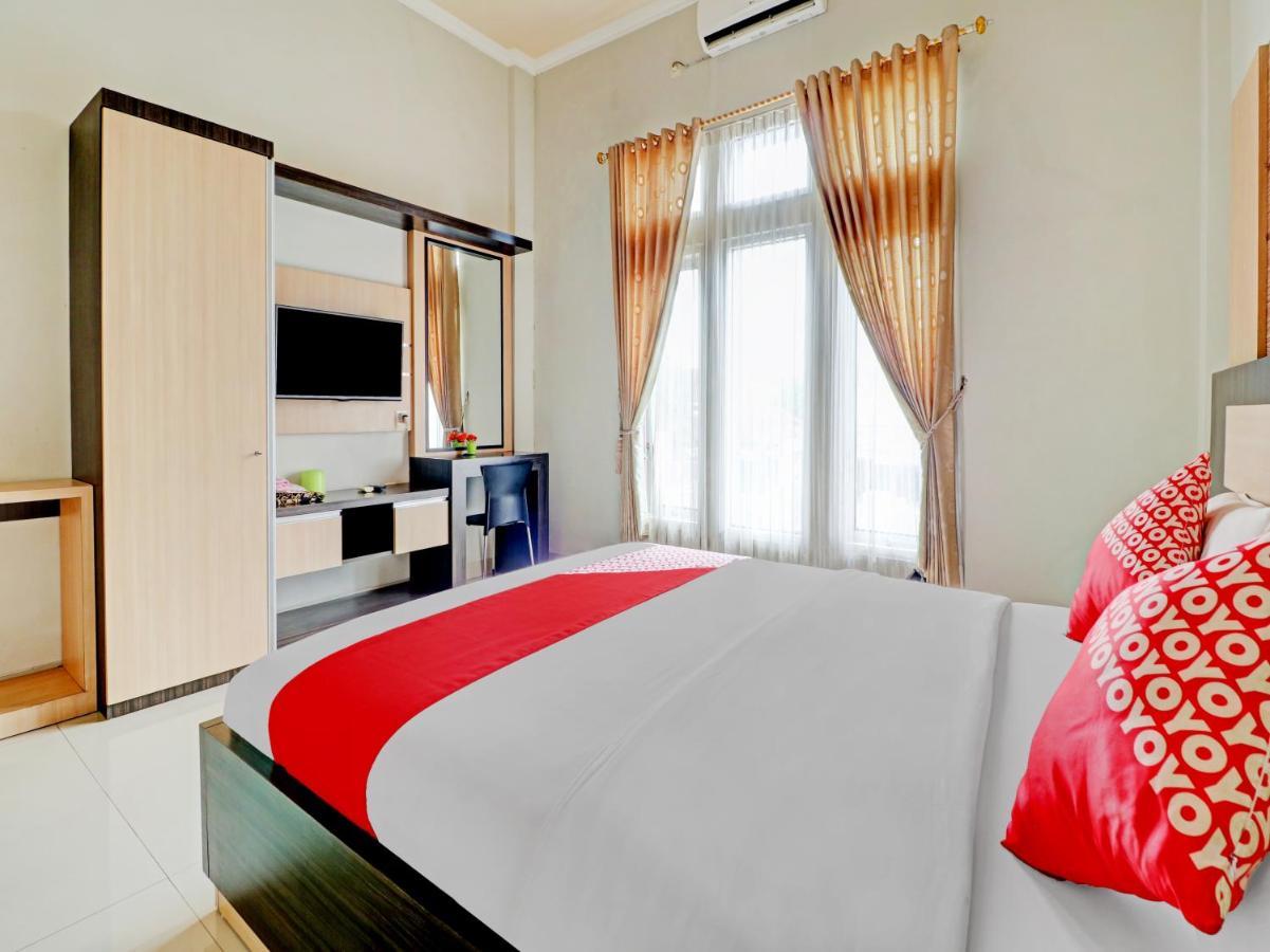 Oyo 90347 Hotel Srikandi Syariah Tasikmalaya Buitenkant foto