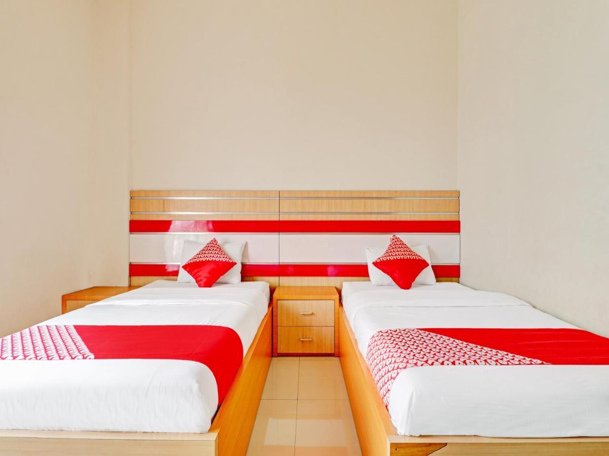 Oyo 90347 Hotel Srikandi Syariah Tasikmalaya Buitenkant foto