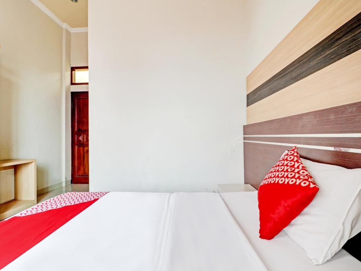 Oyo 90347 Hotel Srikandi Syariah Tasikmalaya Buitenkant foto