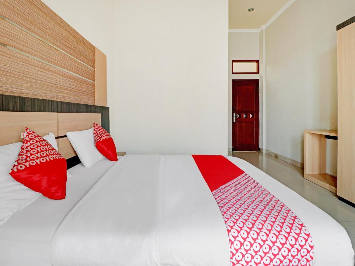 Oyo 90347 Hotel Srikandi Syariah Tasikmalaya Buitenkant foto