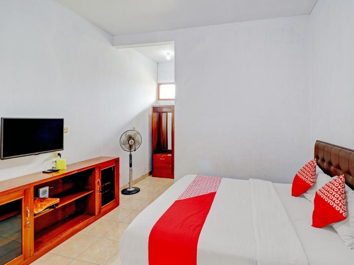 Oyo 90347 Hotel Srikandi Syariah Tasikmalaya Buitenkant foto