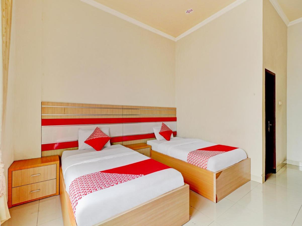 Oyo 90347 Hotel Srikandi Syariah Tasikmalaya Buitenkant foto