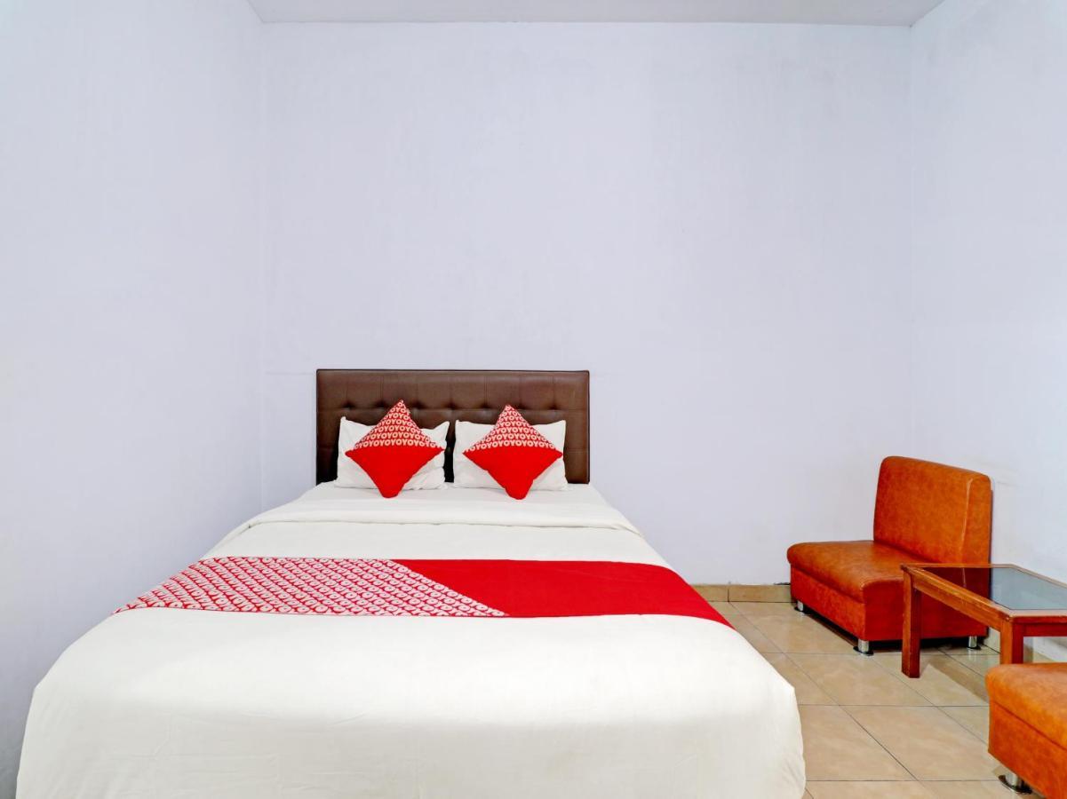 Oyo 90347 Hotel Srikandi Syariah Tasikmalaya Buitenkant foto